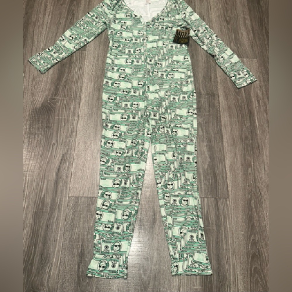 New with tag Onesie pajamas size small - Picture 3 of 4